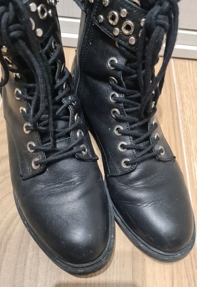 Botines tachas Zara