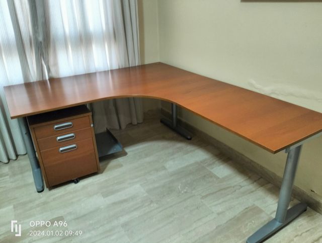 Mesa escritorio.