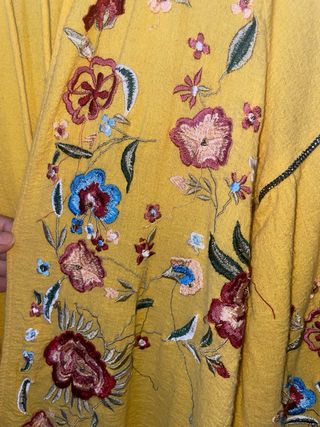 Blazer bordada amarilla fiesta