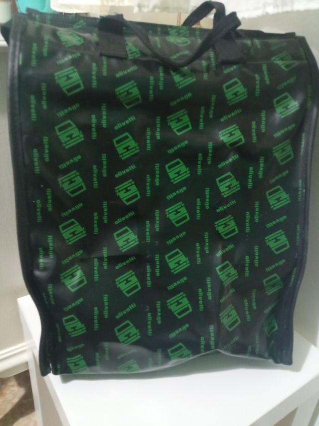 Antigua Maquina de escribir Oliveti letera 25