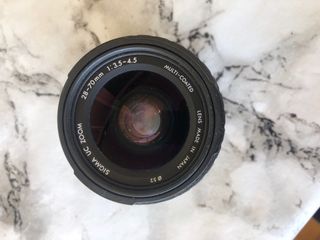 Objetivo Sigma UC ZOOM 28-70 mm