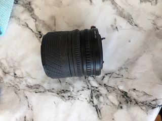 Objetivo Sigma UC ZOOM 28-70 mm