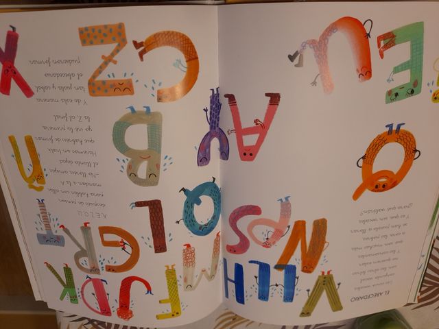 Libro versos del colegio