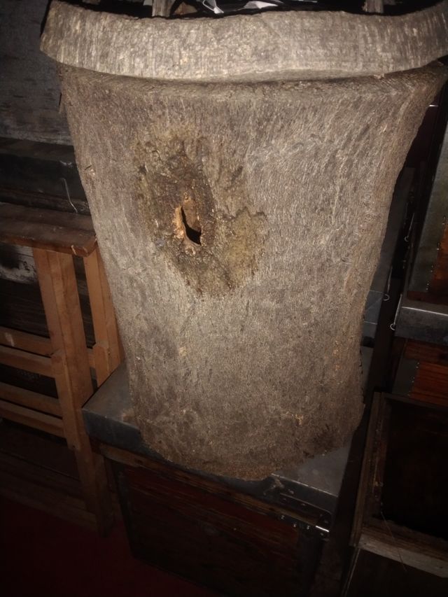 Colmena corcho  y antigua