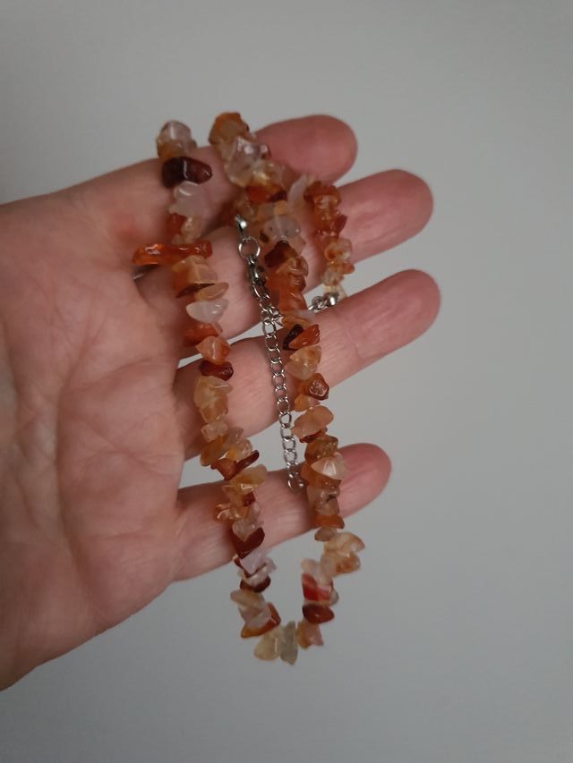 Conjunto collar y pulseras. chips cuarzo y citrino
