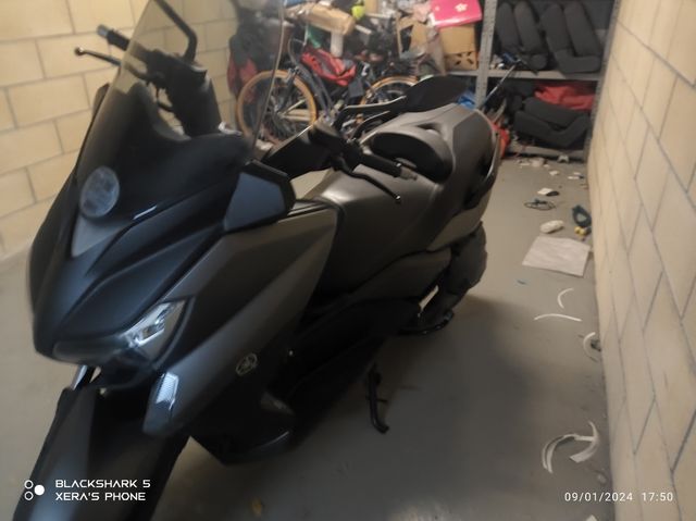 Yamaha xmax 400