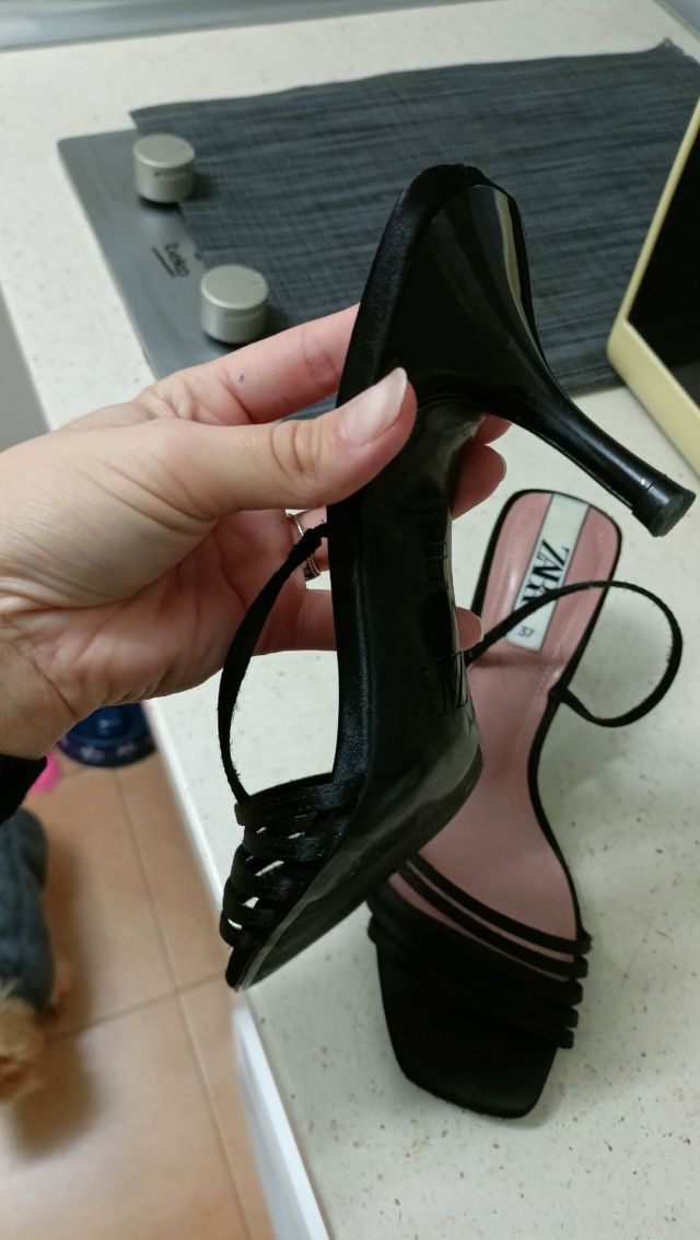 sandalias de tacón (zara)