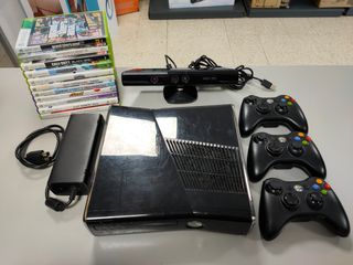 XBOX 360 S. 3 mandos. 10 juegos.