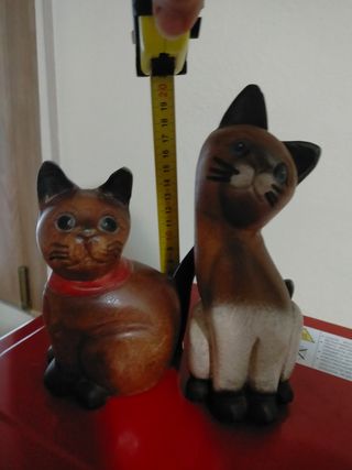 Gattini in legno