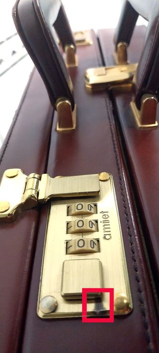 MALETIN RIGIDO DE PIEL