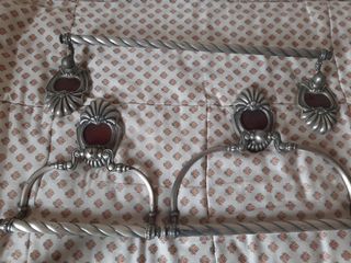 Espejo, vitrinas y accesorios de baño clásicos