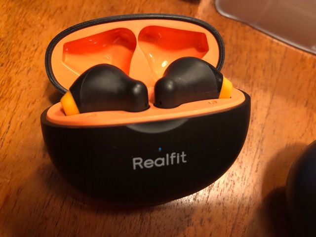 cuffie wireless realfit f2