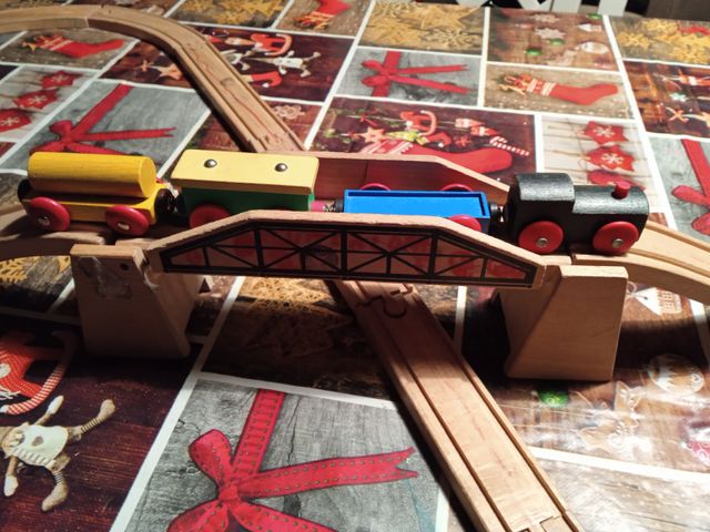 Tren de madera estilo Iker