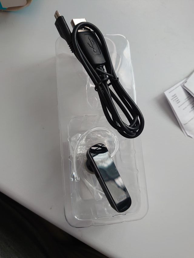 BLUETOOTH EARPHONE