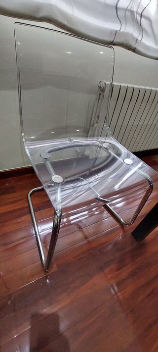 Mesa de salón extensible con 6 sillas 