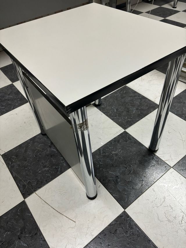 Mesas madera y metal