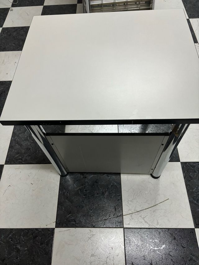 Mesas madera y metal