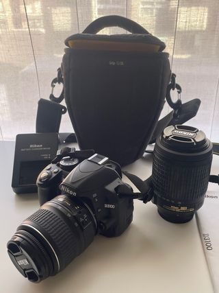 EQUIPO NIKON D3100 + OBJETIVOS Y COMPLEMENTOS