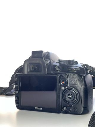 EQUIPO NIKON D3100 + OBJETIVOS Y COMPLEMENTOS