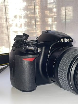 EQUIPO NIKON D3100 + OBJETIVOS Y COMPLEMENTOS