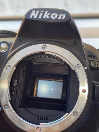 EQUIPO NIKON D3100 + OBJETIVOS Y COMPLEMENTOS