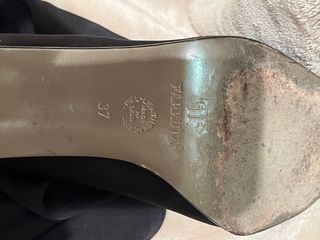 😍botas negras “super”estilosas con tacon de metal