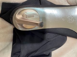 😍botas negras “super”estilosas con tacon de metal