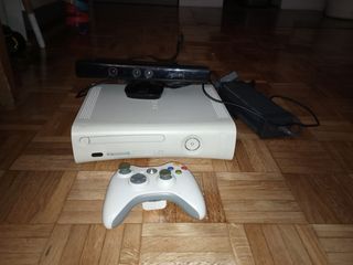 Xbox 360 + 2 mandos + Kinect 