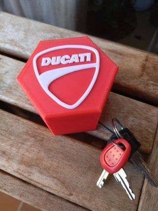CAJA logo DUCATI llaves