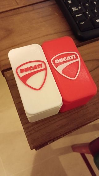 CAJA logo DUCATI llaves