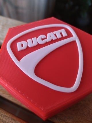 CAJA logo DUCATI llaves