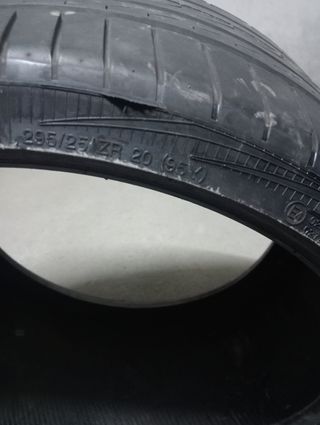 Neumático 295/25r20