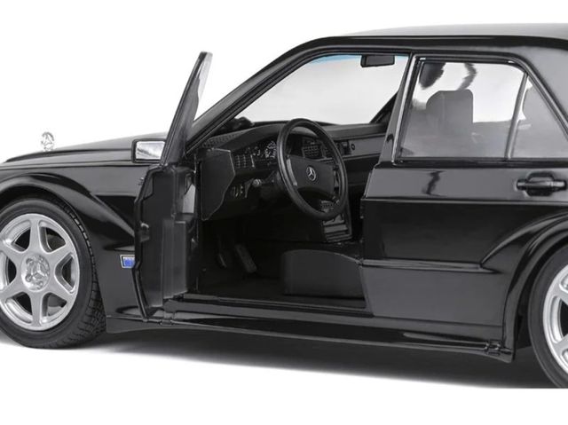 Maqueta mercedes 190e 1/18