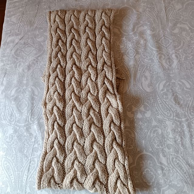 Sciarpa scaldacollo in lana a trecce 