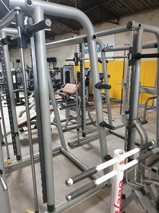 MAQUINARIA PROFESIONAL GYM
