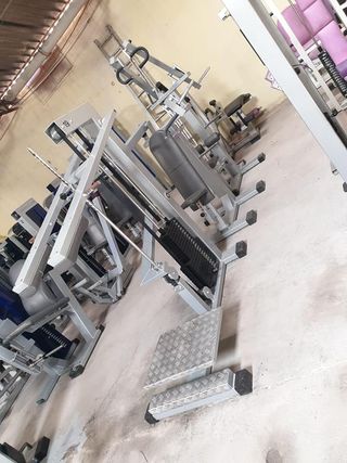 MAQUINARIA PROFESIONAL GYM