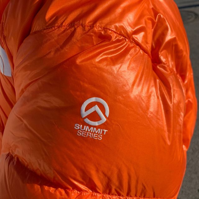 Abrigo The Nort Face Summit Series L6 