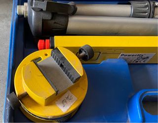 NIVEL LASER TRIPODE POWERFIX ESTUCHE