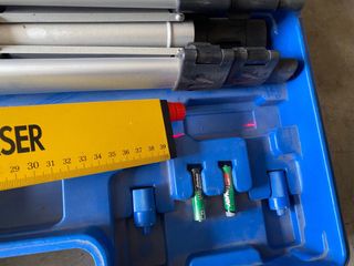 NIVEL LASER TRIPODE POWERFIX ESTUCHE