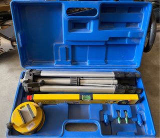 NIVEL LASER TRIPODE POWERFIX ESTUCHE