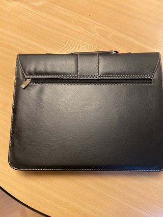 maletin negro