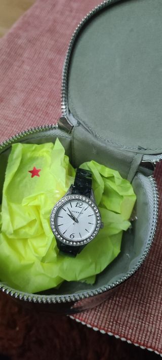 Reloj acero y piedras de Swarovski 