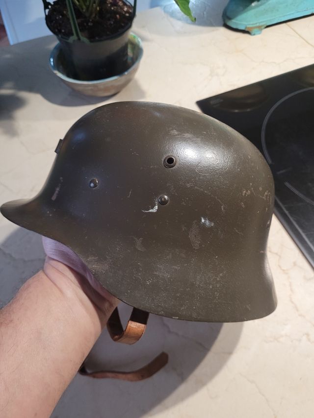 Casco militar de acero