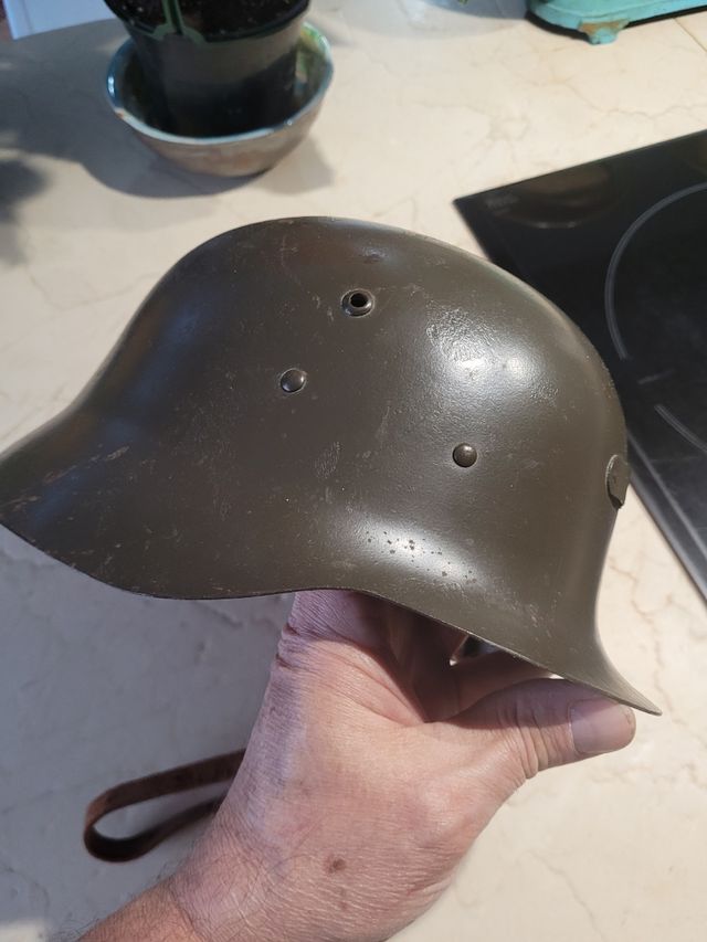 Casco militar de acero