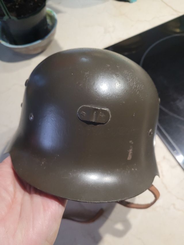 Casco militar de acero