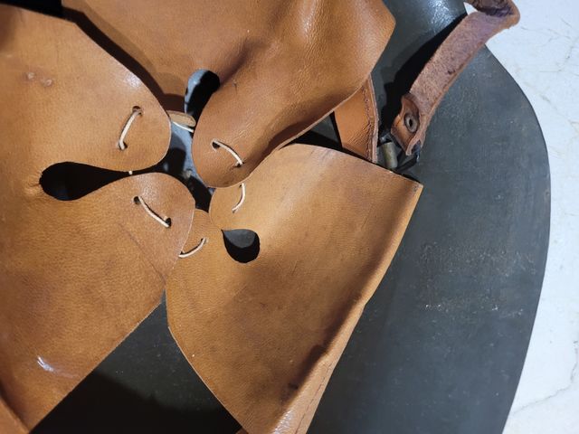 Casco militar de acero