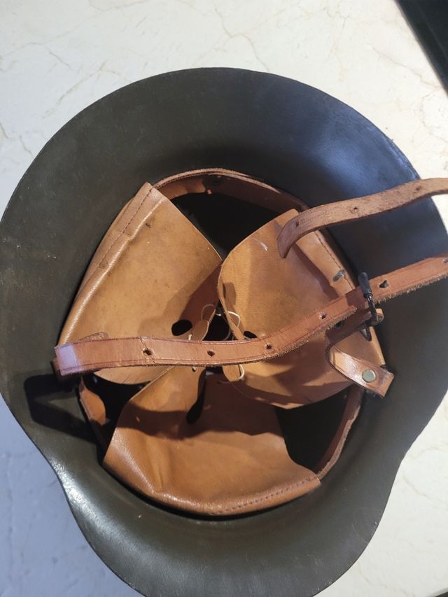 Casco militar de acero