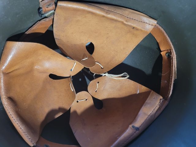 Casco militar de acero