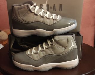 AIR JORDAN 11 