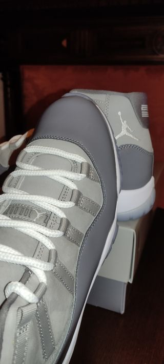 AIR JORDAN 11 